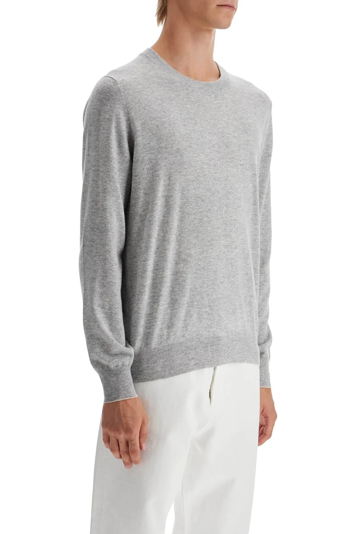 cashmere pullover for a stylish