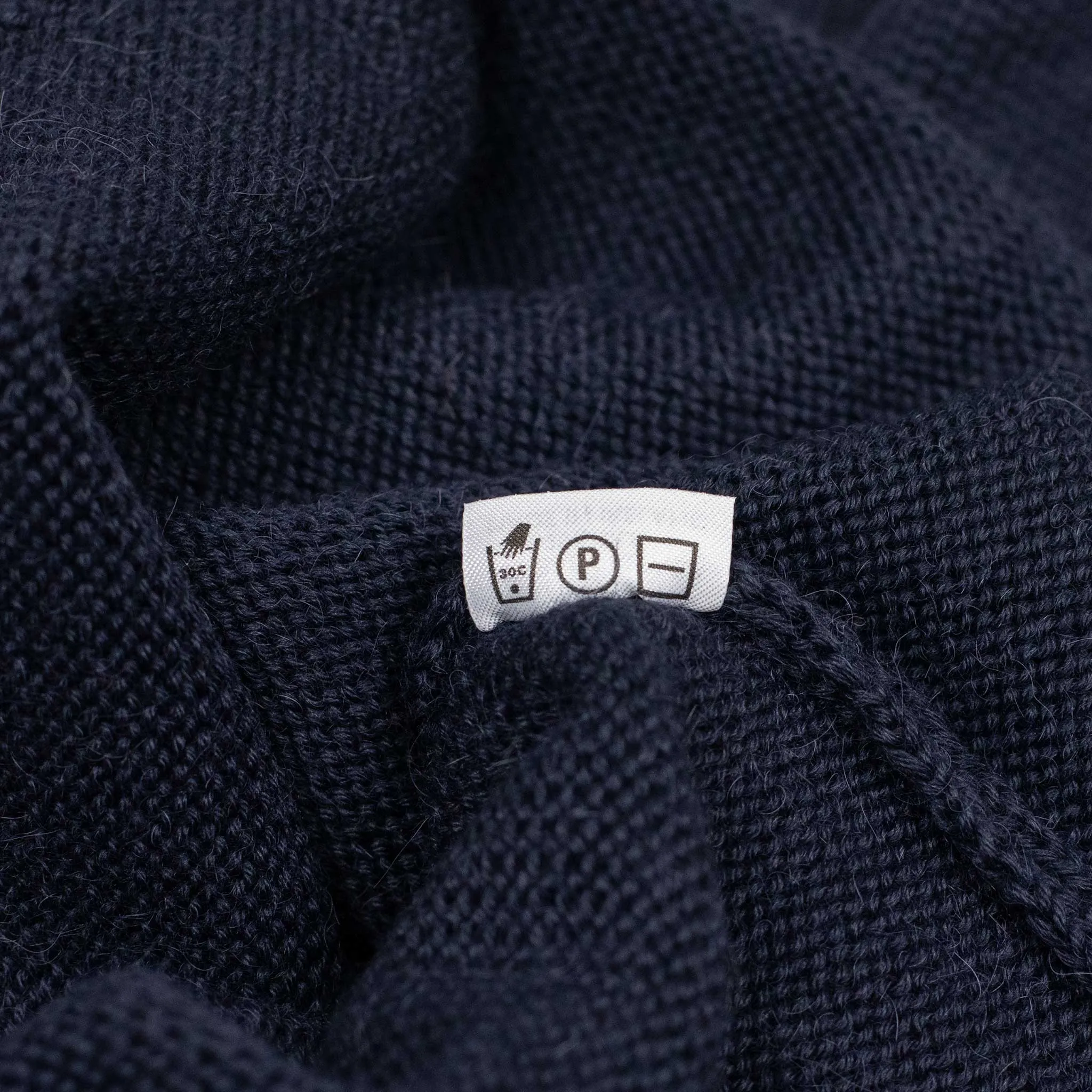 Long sleeve saddle shoulder polo in Navy blue alpaca and silk