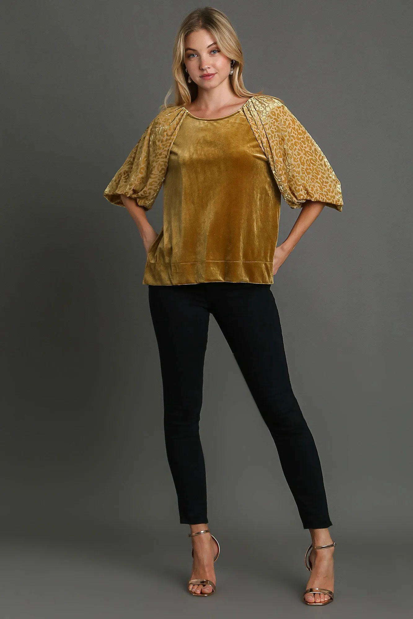 Round Neck Leopard Balloon Sleeve Velvet Top